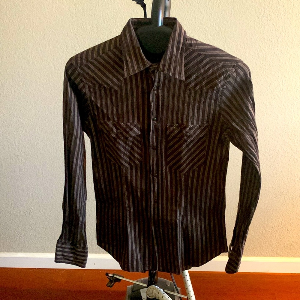 Corneliani Designer Two Pocket Snap Button 100% Cotton Shirt. Made in Italy